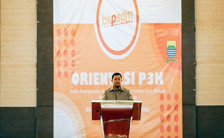 <strong>Orientasi PPPK, Sekda Kota Bandung Minta Perkuat Core Values ASN Berakhlak</strong>